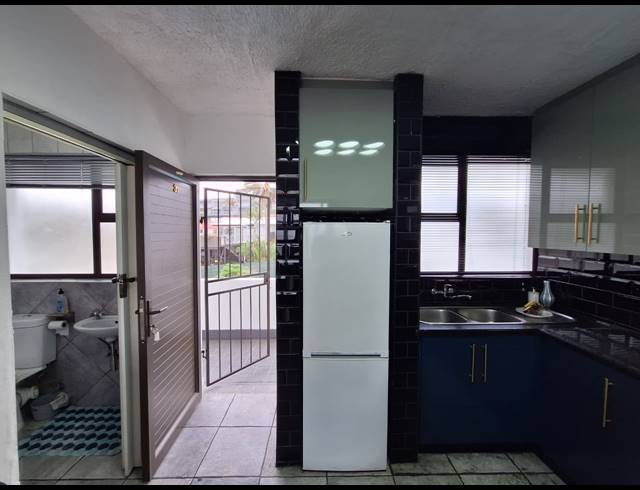 2 BEDROOM APARTMENT BLOCK FOR SALE IN MANABA BEACH